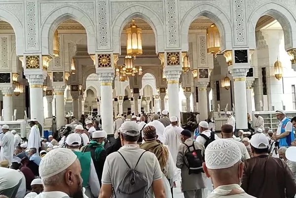 layanan-umrah-17-684001d7a5af0 layanan-umrah-17-684001d7a5af0